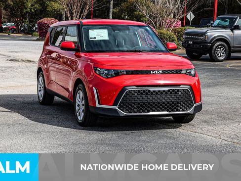 Used 2025 Kia Soul LX FWD image 5