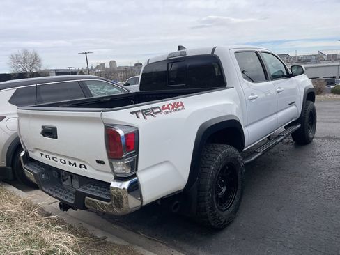 Used 2022 Toyota Tacoma TRD Off-Road image 3