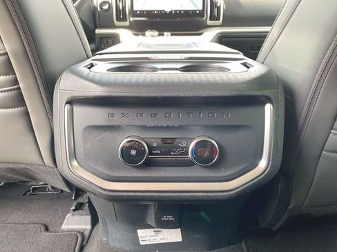 Used 2025 Ford Expedition Active AWD/4WD image 22