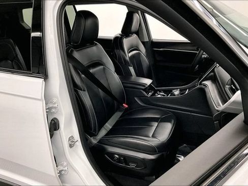 Used 2023 Jeep Grand Cherokee L Limited AWD/4WD image 8