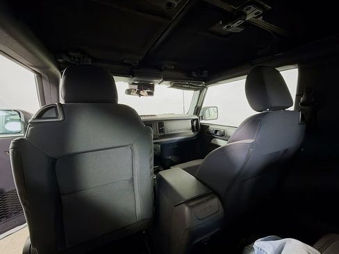 Used 2023 Ford Bronco 2-Door w/ Sasquatch Package AWD/4WD image 18