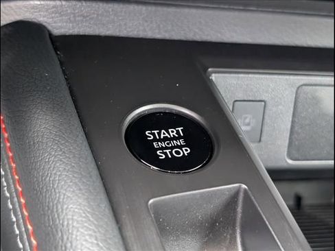 Used 2025 Nissan Kicks SR w/ SR Premium Package AWD/4WD image 11
