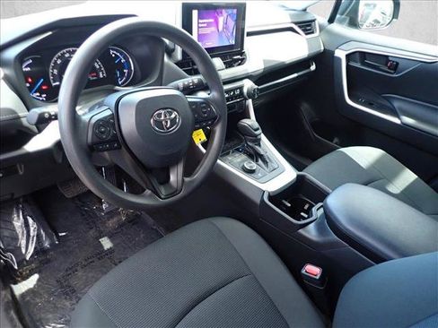 Used 2024 Toyota RAV4 LE AWD/4WD image 10