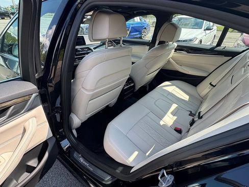 Used 2019 BMW 530i xDrive w/ Premium Package AWD/4WD image 12