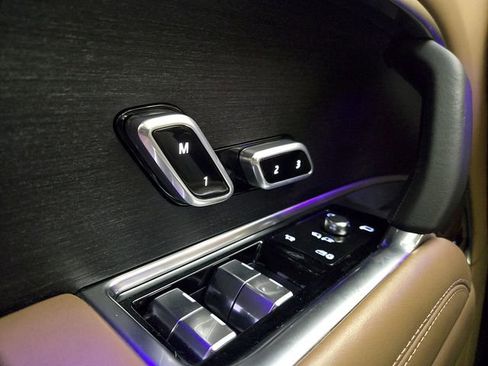 Certified 2025 Land Rover Range Rover SE AWD/4WD image 25