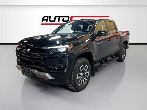 Used 2024 Chevrolet Colorado Z71 w/ Z71 Convenience Package 2 AWD/4WD image 3