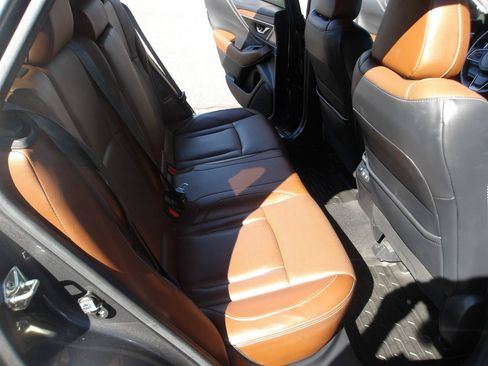 Used 2020 Subaru Outback Touring XT AWD/4WD image 12