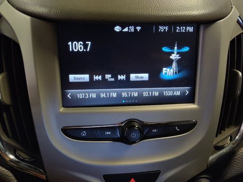 Used 2018 Chevrolet Cruze LS image 25