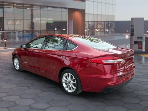 Used 2019 Ford Fusion SE image 6