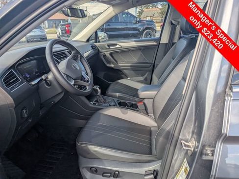 Used 2024 Volkswagen Tiguan SE image 14