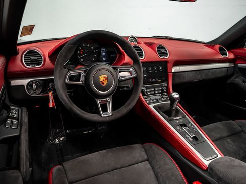 Certified 2021 Porsche 718 Boxster Spyder image 4