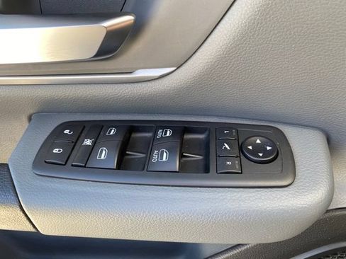 Used 2019 RAM 1500 Big Horn AWD/4WD image 30
