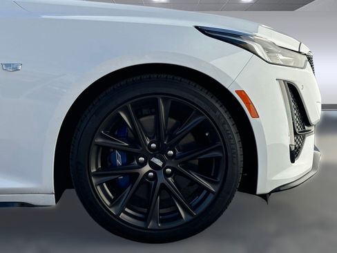 Certified 2022 Cadillac CT5 Sport image 9