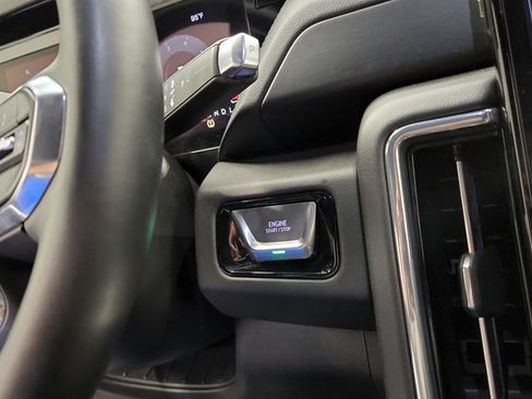 Used 2025 GMC Yukon XL Denali AWD/4WD image 41