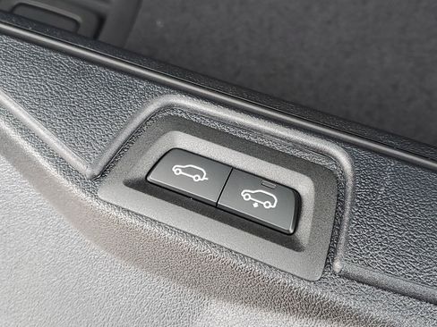 New 2026 BMW X7 xDrive40i w/ Premium Package image 28