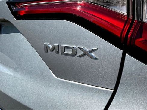 Used 2023 Acura MDX SH-AWD w/ Technology Package image 23