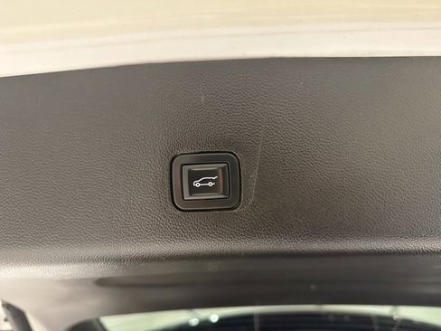 Used 2019 Chevrolet Traverse RS image 10