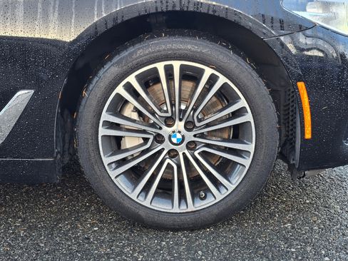 Used 2019 BMW 530i xDrive w/ Convenience Package image 9