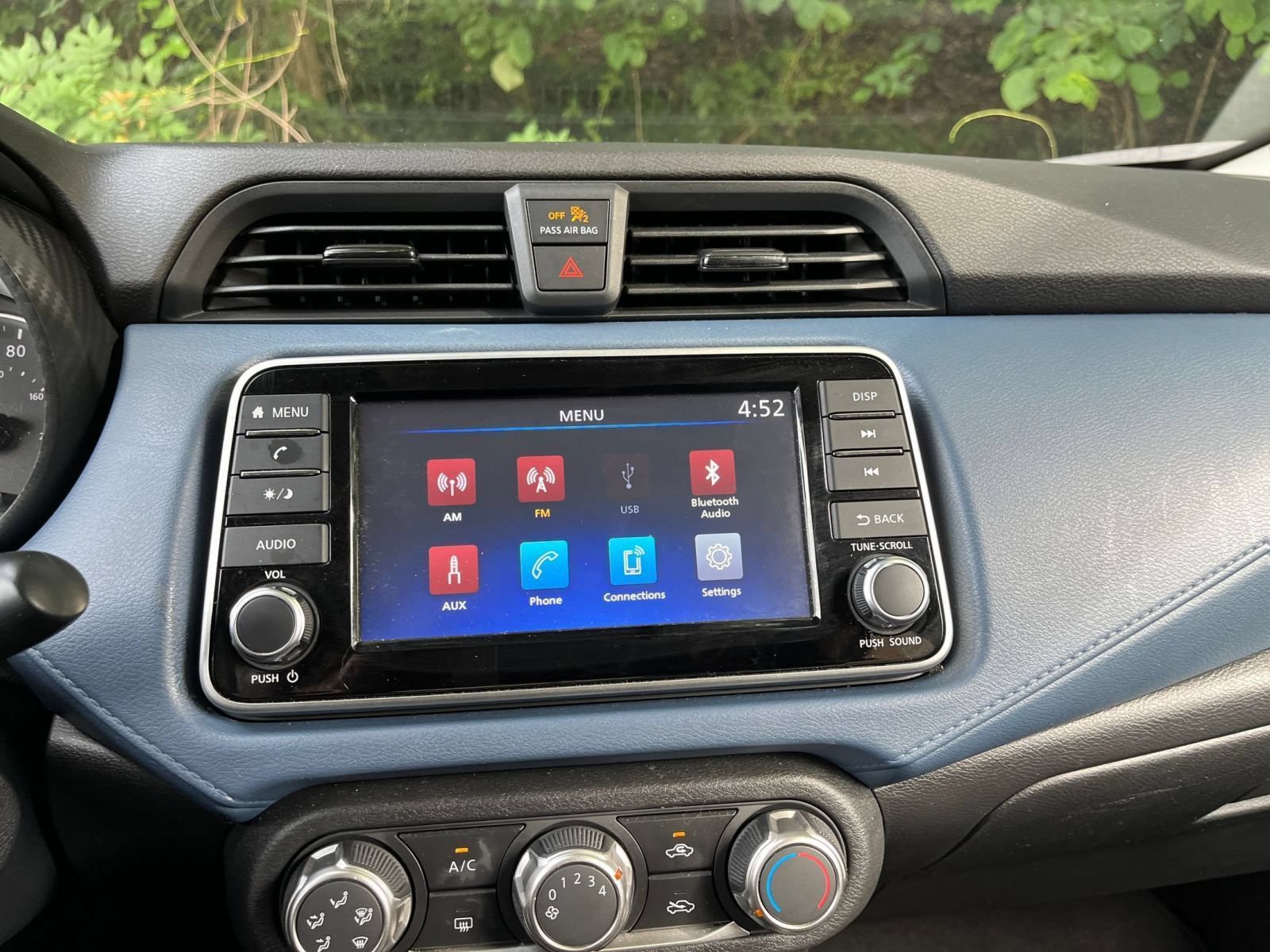 Used 2025 Nissan Versa SV FWD image 22