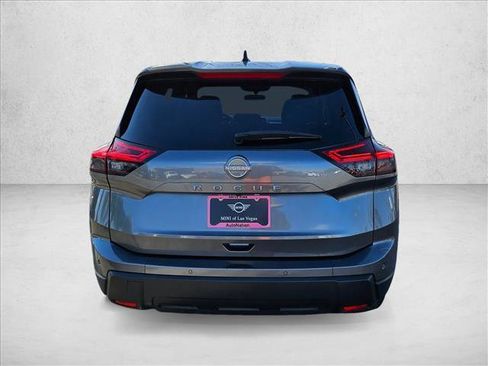 Used 2024 Nissan Rogue S image 7