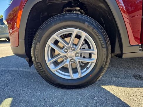 New 2025 Jeep Grand Cherokee Laredo X w/ Luxury Tech Group I image 29