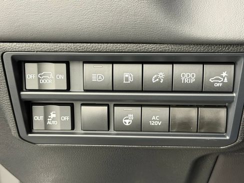 Used 2026 Toyota Sequoia Platinum AWD/4WD image 30