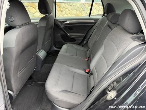 Used 2019 Volkswagen Golf 4-Door FWD image 7