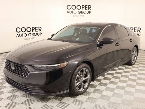 Used 2023 Honda Accord EX image 10