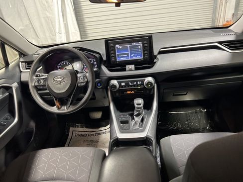 Used 2020 Toyota RAV4 XLE w/ Convenience Package image 14