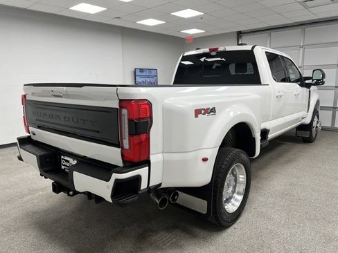 Used 2025 Ford F450 Platinum w/ FX4 Off-Road Package image 11