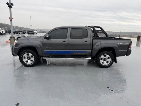 Used 2015 Toyota Tacoma Base w/ TRD Sport Package image 2