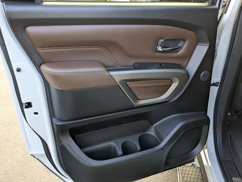 Certified 2024 Nissan Titan Platinum Reserve w/ Moonroof Package image 37