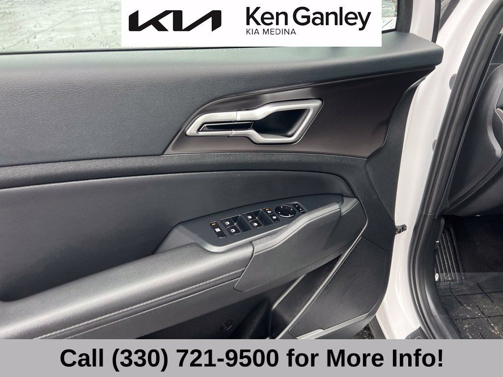 Certified 2026 Kia Sportage EX FWD image 25