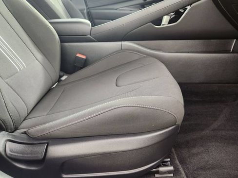 Certified 2025 Hyundai Elantra Sport FWD image 14