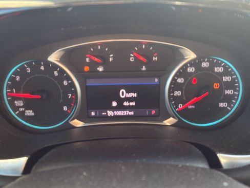 Used 2020 Chevrolet Traverse LT FWD image 34
