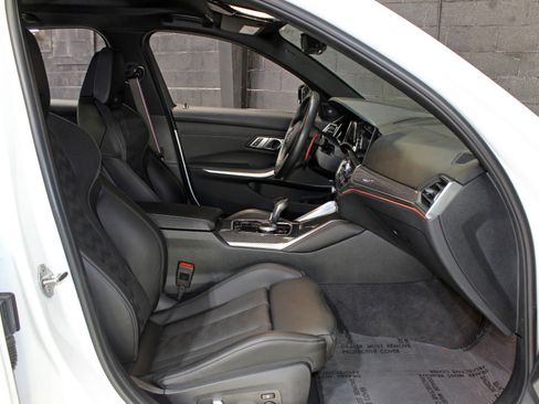 Used 2022 BMW M3 Competition w/ M Carbon Exterior Package image 59