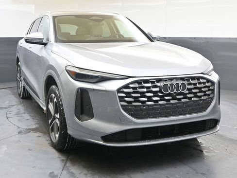 Certified 2025 Audi Q5 Premium Plus w/ Premium Plus image 8