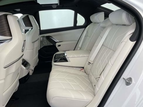 New 2026 BMW i7 xDrive60 w/ Executive Package AWD/4WD image 14