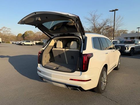 Used 2021 Cadillac XT6 Premium Luxury image 9