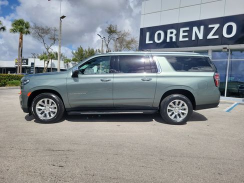 Used 2023 Chevrolet Suburban Premier image 8