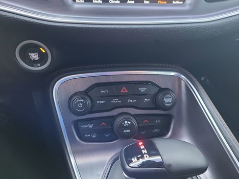 Used 2019 Dodge Challenger SXT image 23