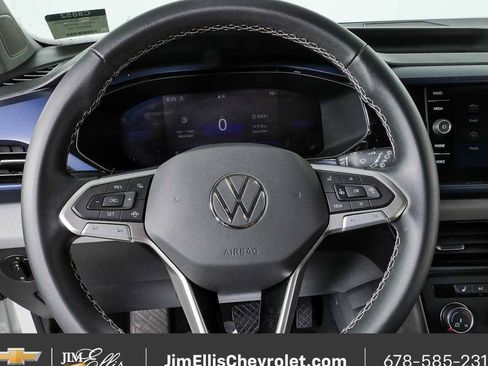 Used 2022 Volkswagen Taos SE AWD/4WD image 8