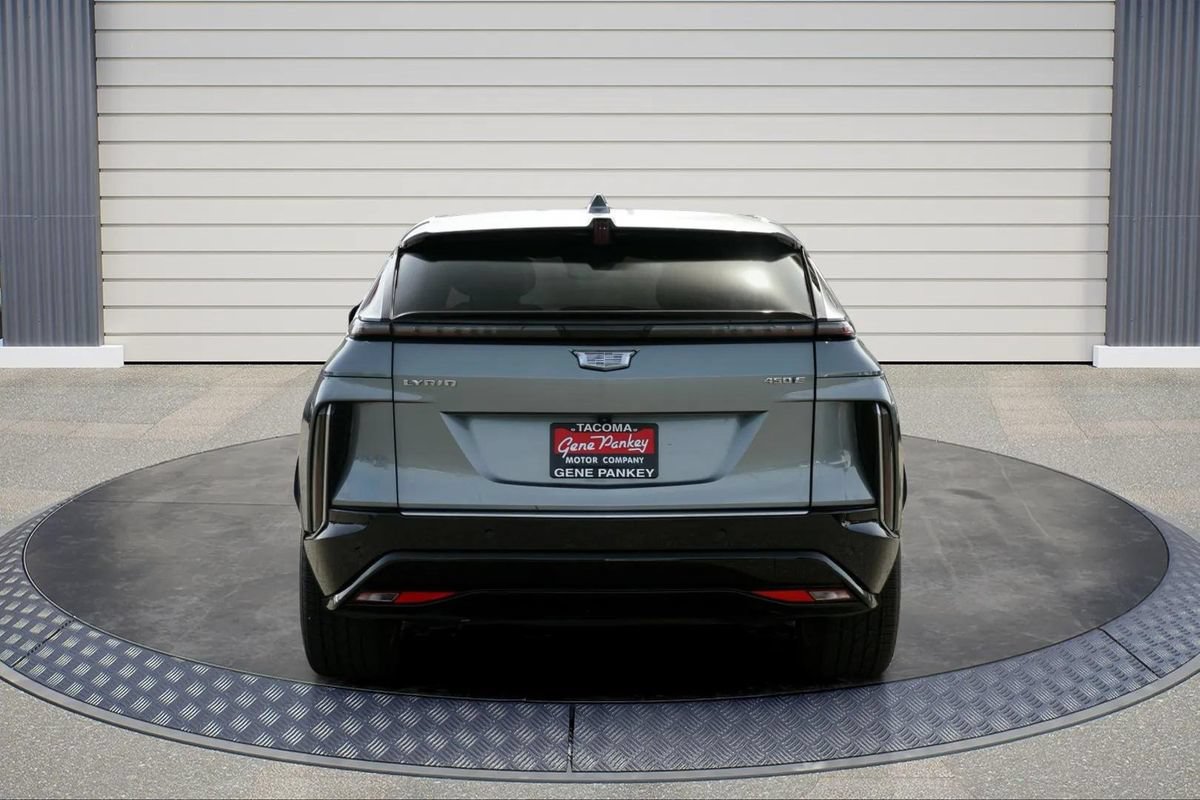 Used 2024 Cadillac Lyriq Luxury RWD image 6