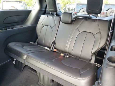 New 2026 Chrysler Pacifica Select image 15