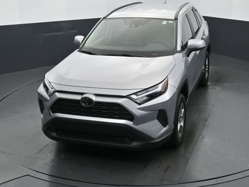 Used 2025 Toyota RAV4 XLE image 27