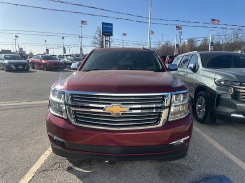 Used 2017 Chevrolet Suburban Premier image 2