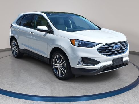 Used 2023 Ford Edge Titanium w/ Class II Trailer Tow Package AWD/4WD image 3