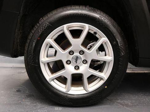 Used 2022 Jeep Renegade Latitude image 13