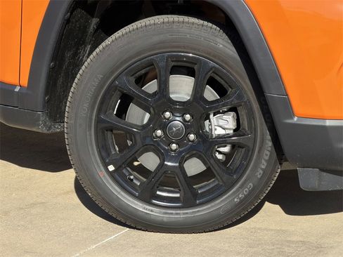 New 2026 Jeep Compass Latitude image 8