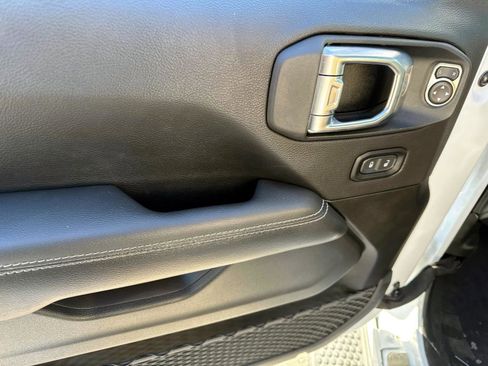 Used 2023 Jeep Wrangler Unlimited Sahara w/ Cold Weather Group image 10